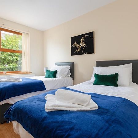 Albert - 5 Bedrooms Sleeps 11 Parking Wi-Fi Contractors Preston  Dış mekan fotoğraf