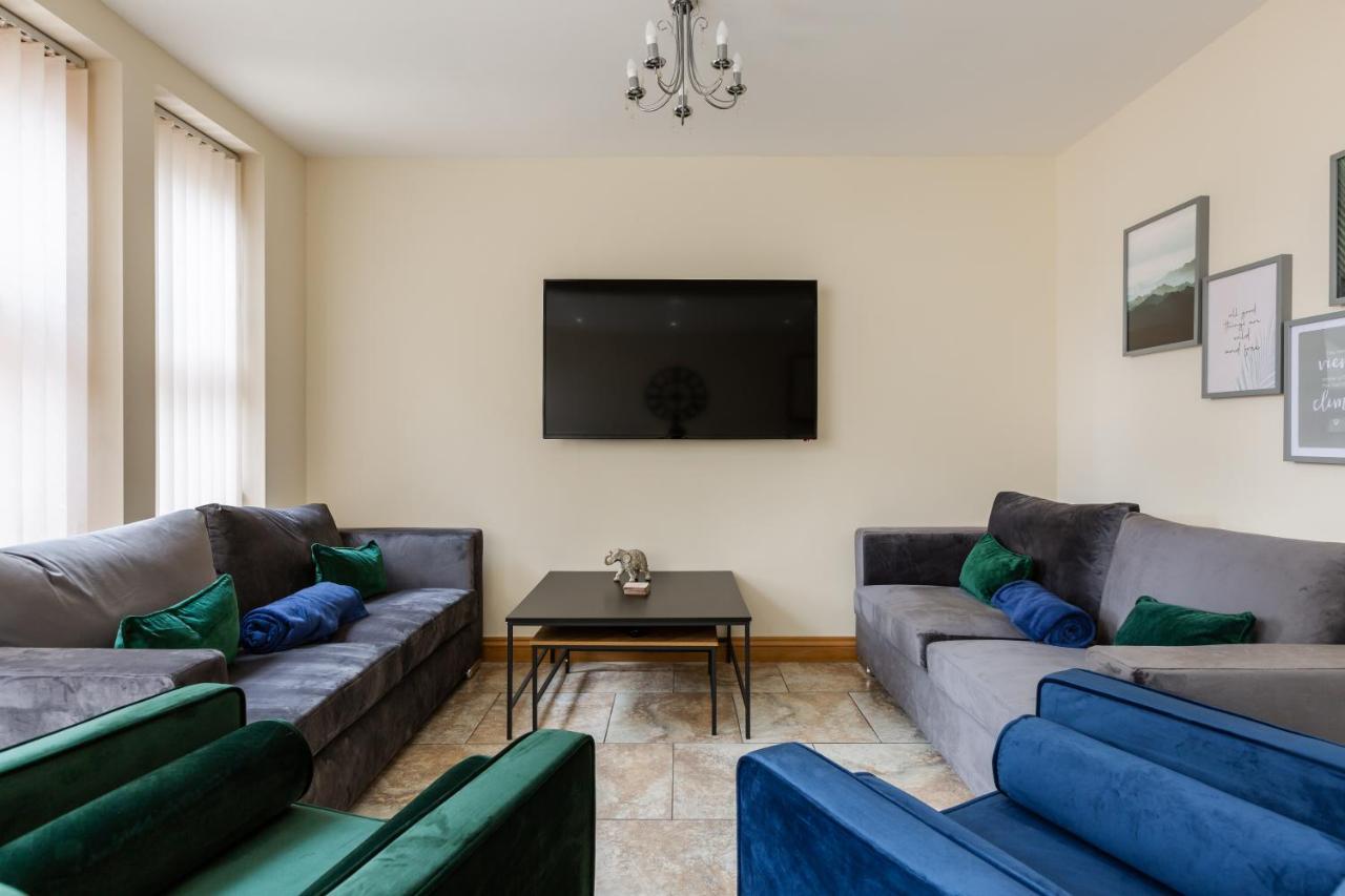 Albert - 5 Bedrooms Sleeps 11 Parking Wi-Fi Contractors Preston  Dış mekan fotoğraf