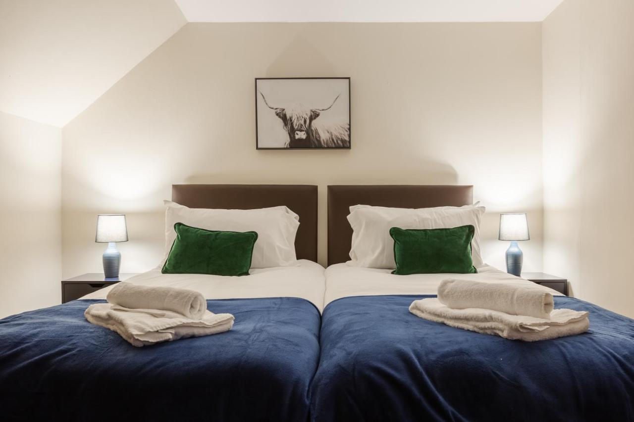 Albert - 5 Bedrooms Sleeps 11 Parking Wi-Fi Contractors Preston  Dış mekan fotoğraf