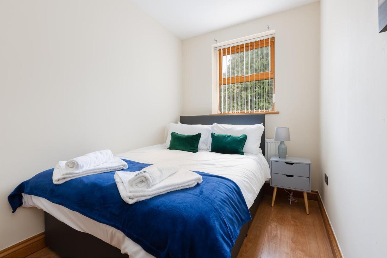 Albert - 5 Bedrooms Sleeps 11 Parking Wi-Fi Contractors Preston  Dış mekan fotoğraf