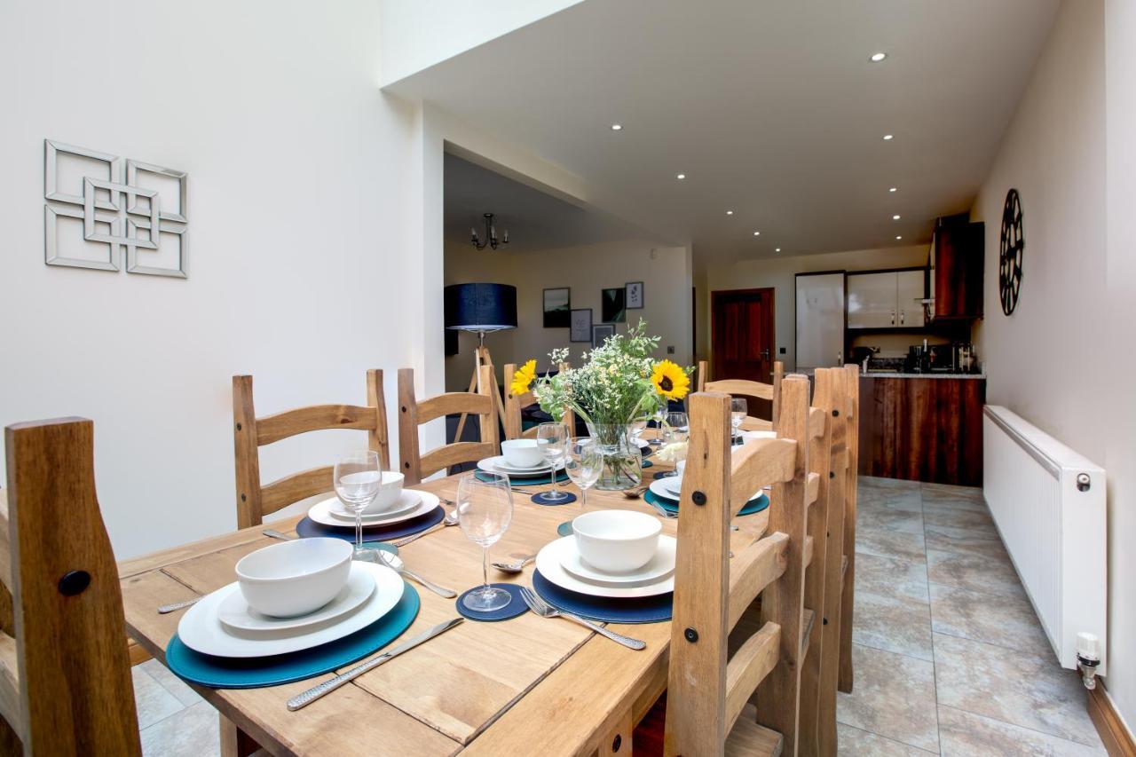 Albert - 5 Bedrooms Sleeps 11 Parking Wi-Fi Contractors Preston  Dış mekan fotoğraf